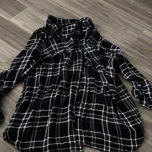 Velvet Heart Black and White Plaid Button Down Shirt